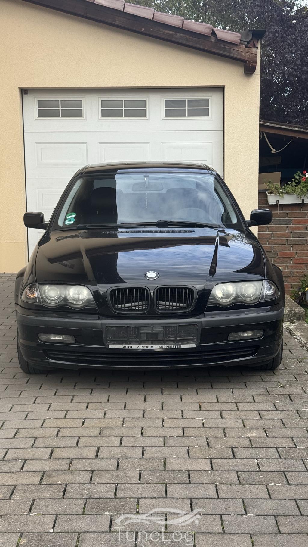 320i